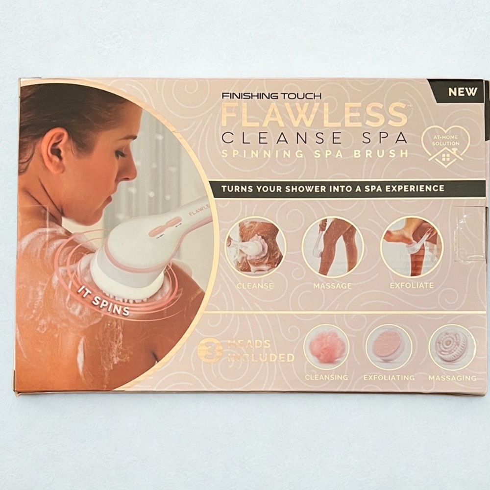 NIB- Finishing Touch-  Flawless Cleanse Spa Brush